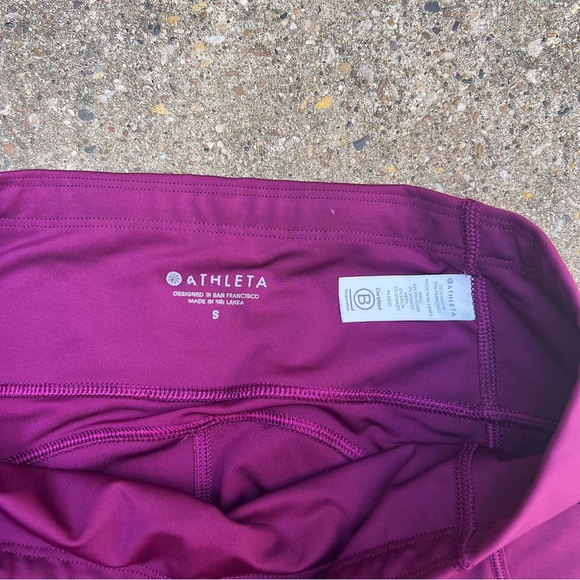 Athleta High Waisted Burgundy Magenta Leggings Zipper Pockets Small Gym Yoga - Picture 7 of 8